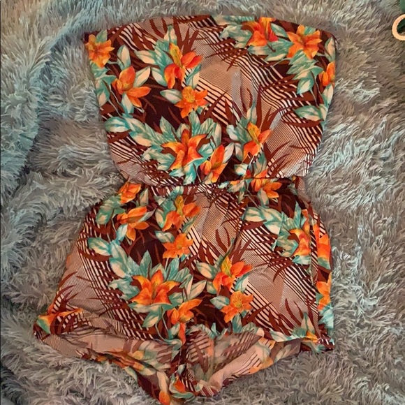 Tropical Romper/Jumpsuit Forever 21 🧡💛💙 - Picture 3 of 6